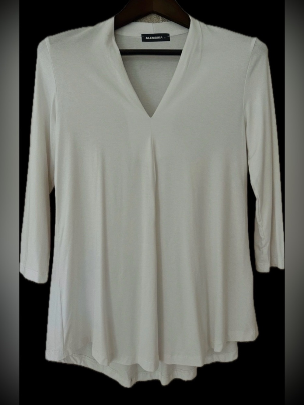 Like New Alembika Essential Tee size small